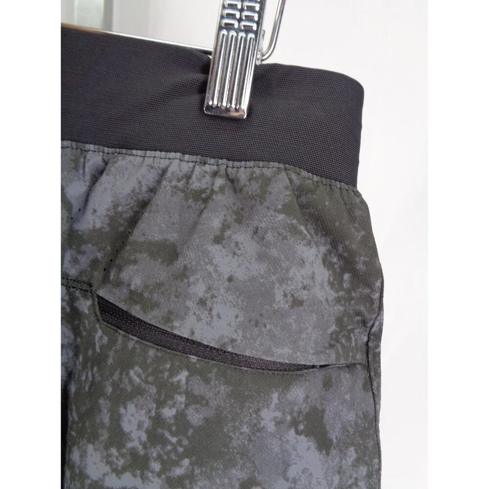 Lululemon License to Train Shorts Tactical Print Lined Size Medium